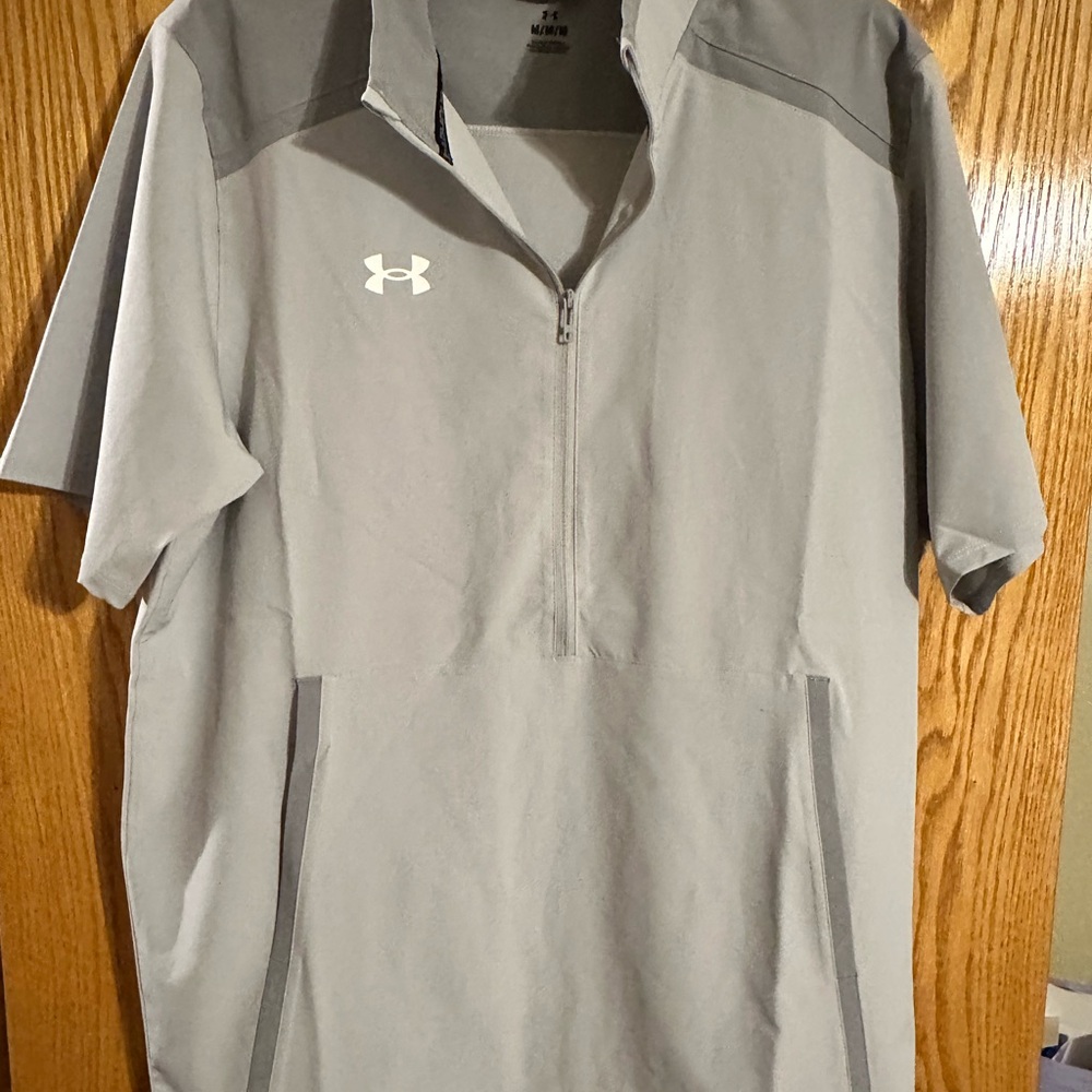 Under Armour Light Gray Short-Sleeve Pullover